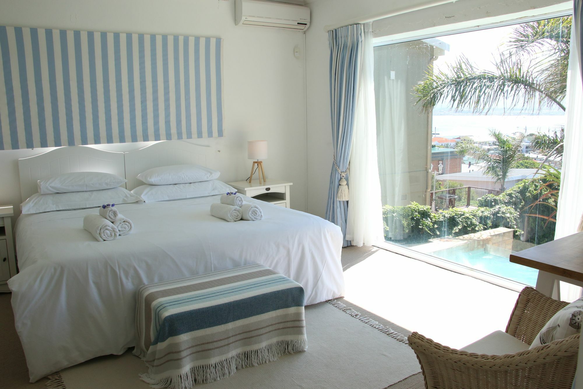 4 On Montagu Accommodation Μόσελ Μπέι Εξωτερικό φωτογραφία